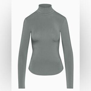 Everyday Turtleneck Hip Longsleeve